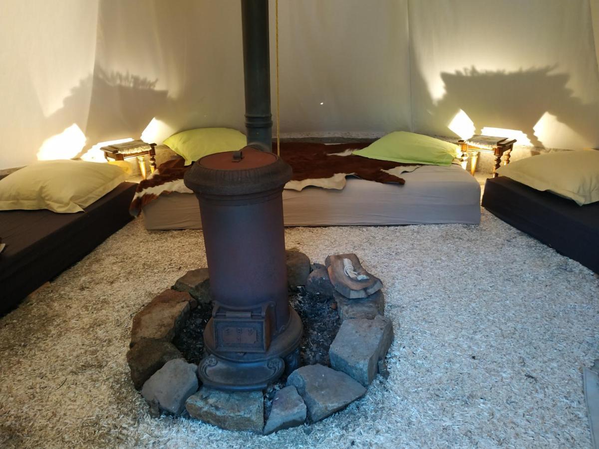 Thipi Khola Hotel Val-Couesnon Bagian luar foto